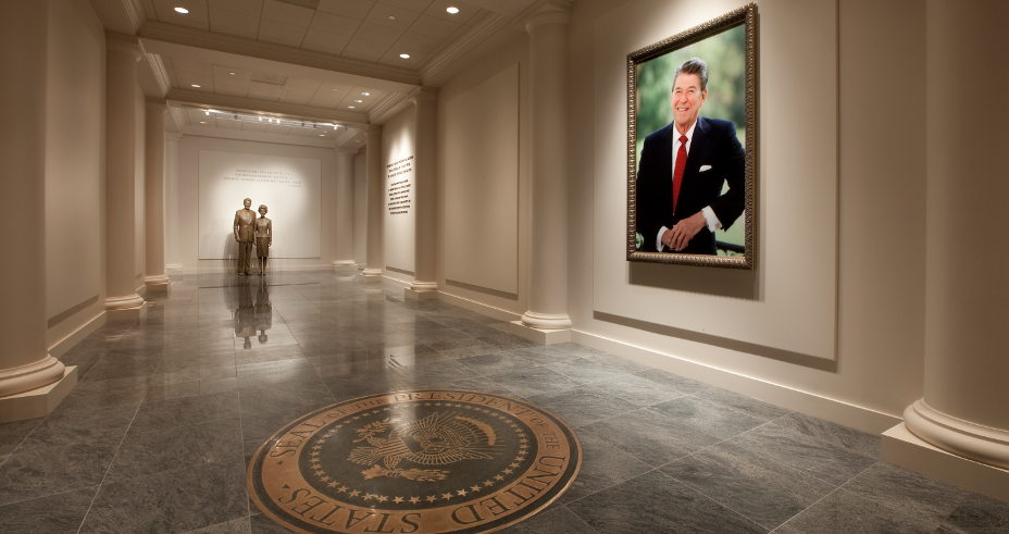 rrvest2.png Entrance to Museum Exhibits