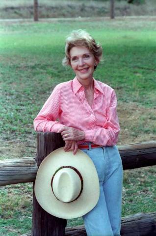 Biography of Nancy Davis Reagan