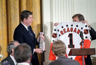 File:President Ronald Reagan shaking hands with Fernando